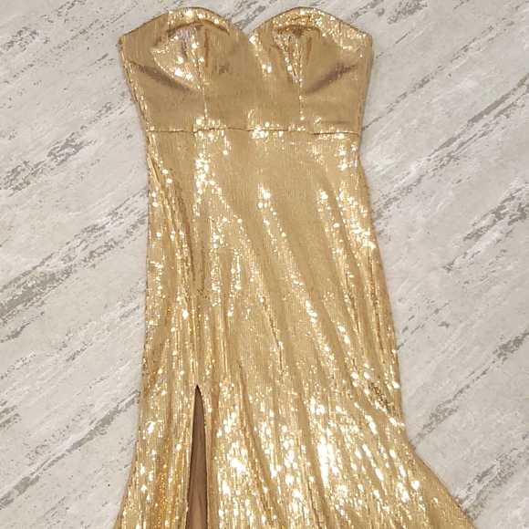 Gorgeous Golden Sequin Dress - Size Medium - Made by Ariabyaa Designer - Picture 4 of 11
